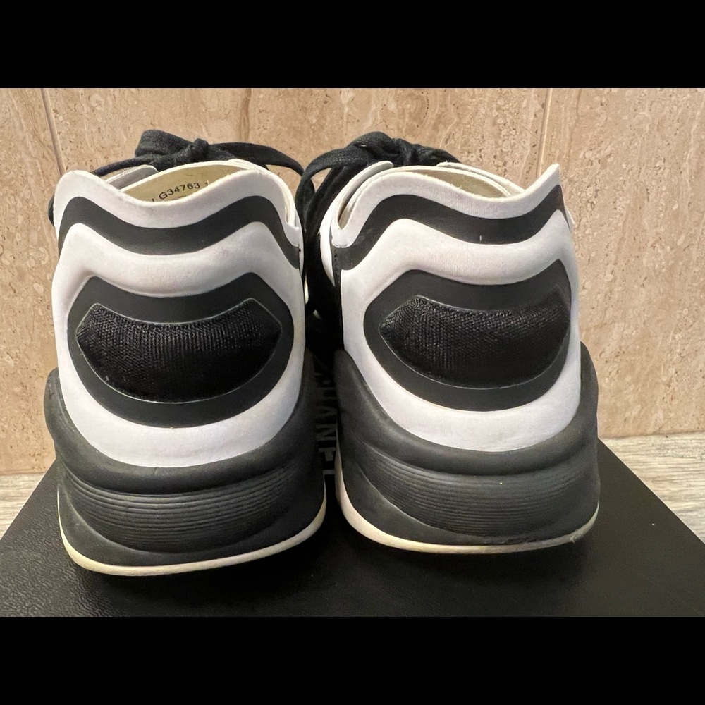 Chanel sneakers black and white size 39 - Picture 3 of 9